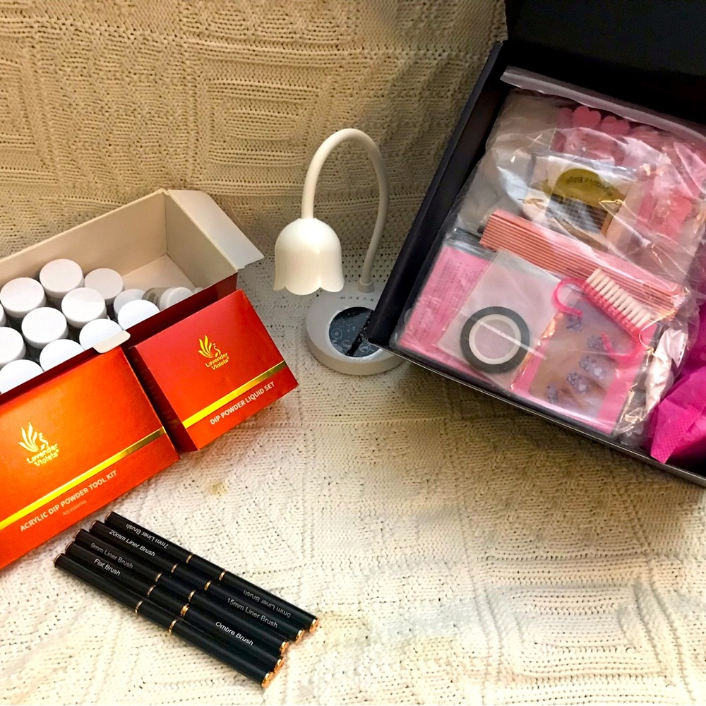 Beginner Nail Dip/gel Set.Includes Markartt UV nail Lamp